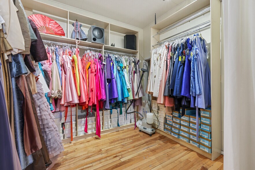 More Photos Of 620 Marsh Rd NE, Calgary General Retail For Lease