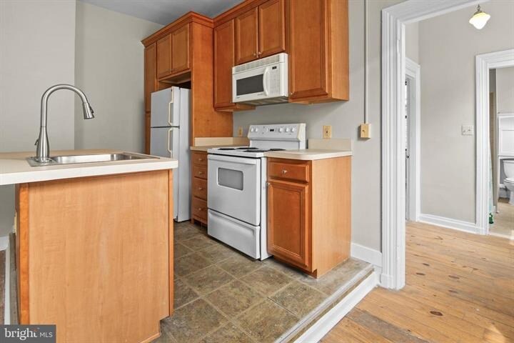 More Photos Of 2112 Fleet St, Baltimore Bar For Sale