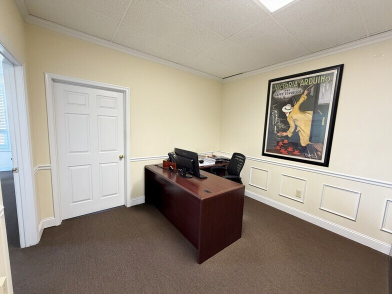 More Photos Of 303-309 S Main St, Bel Air Office For Lease