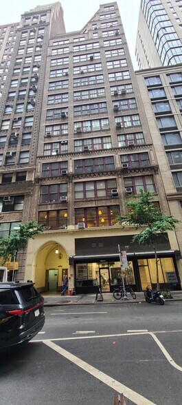 Primary Photo Of 306 W 38th St, New York Loft Creative Space For Lease