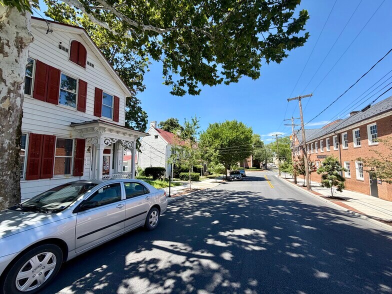 More Photos Of 209 E Boscawen St, Winchester Storefront Retail Residential For Lease