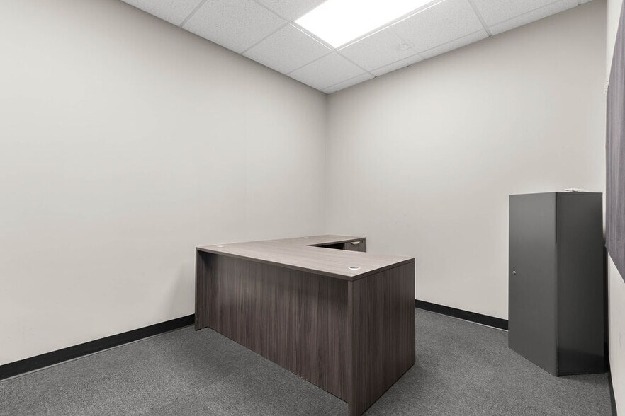 More Photos Of 3051 Delta Marine Dr, Reynoldsburg Light Manufacturing For Sale