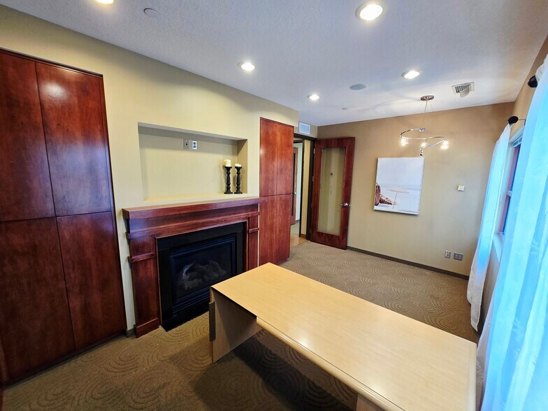 More Photos Of 3525 Plymouth Blvd, Plymouth Office Residential For Lease