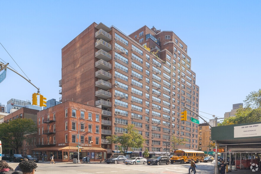 More Photos Of 401 E 74th St, New York Apartments For Lease