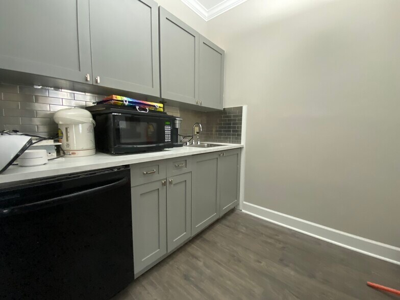 More Photos Of 1830 Peachtree Pky, Cumming Medical For Sale