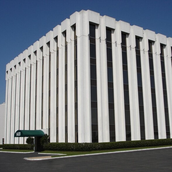 More Photos Of 6420 Richmond Ave, Houston Office For Lease