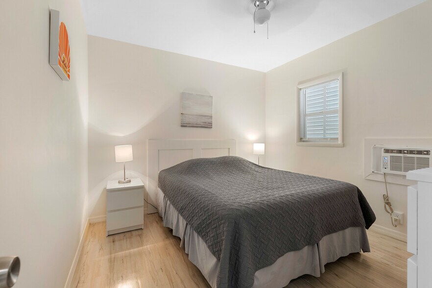 More Photos Of , Hollywood Hospitality For Sale