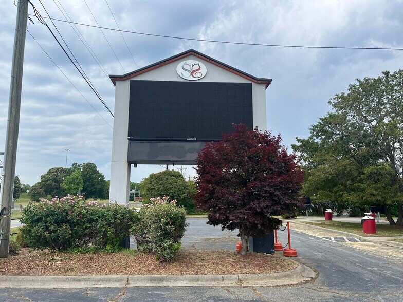 More Photos Of 536 Farragut St, Greensboro Warehouse For Sale