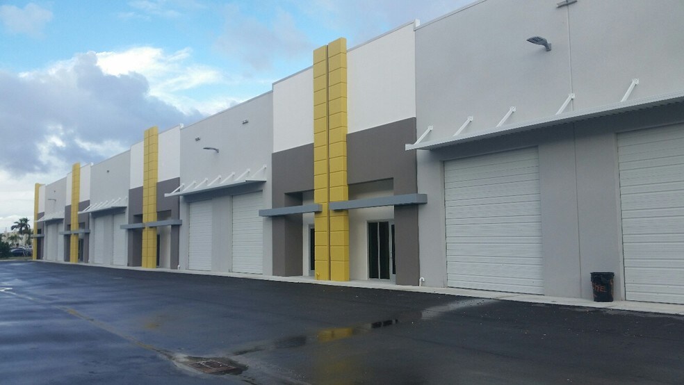 More Photos Of 10893 NW 17th St, Miami Service For Lease