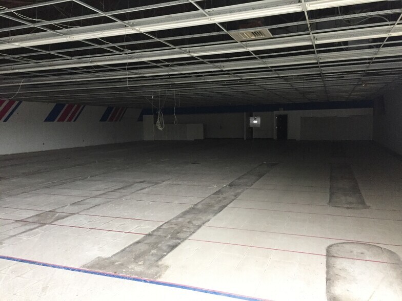 More Photos Of 213 W Main St, Grove City Drugstore For Sale