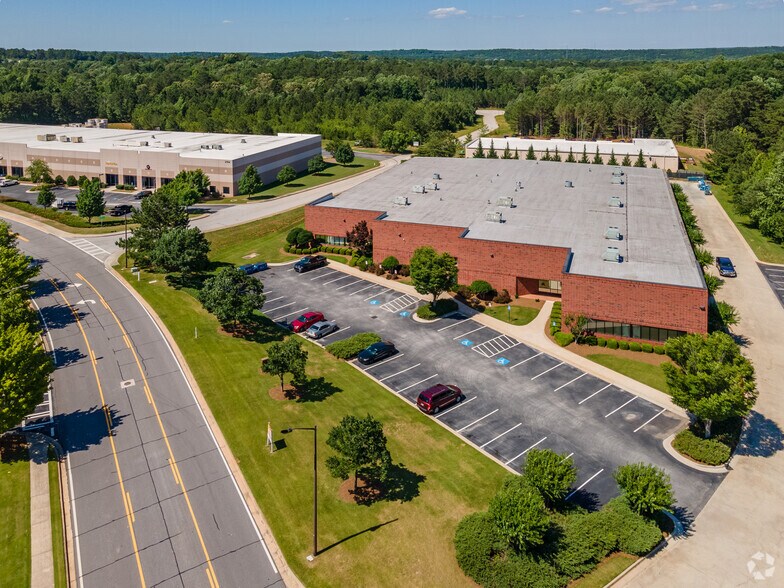 More Photos Of 2192 Eastview Pkwy, Conyers Warehouse For Lease