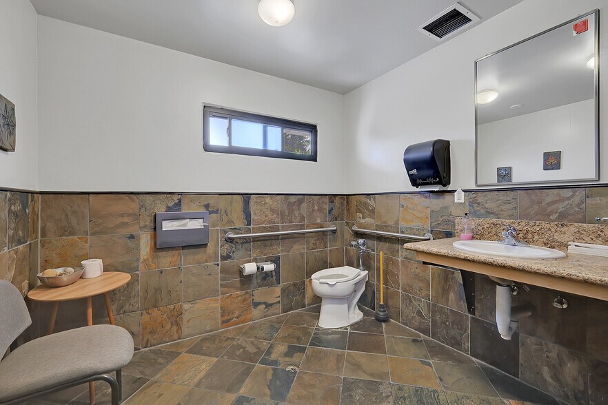 More Photos Of 951 Live Oak Blvd, Yuba City Medical For Sale