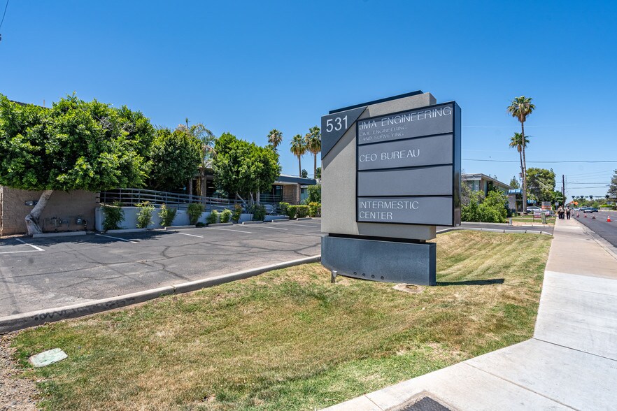 More Photos Of 531 E Bethany Home Rd, Phoenix Office For Sale
