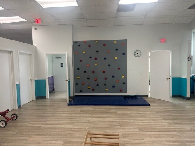 More Photos Of 1117 E Hallandale Beach Blvd, Hallandale Beach Medical For Lease