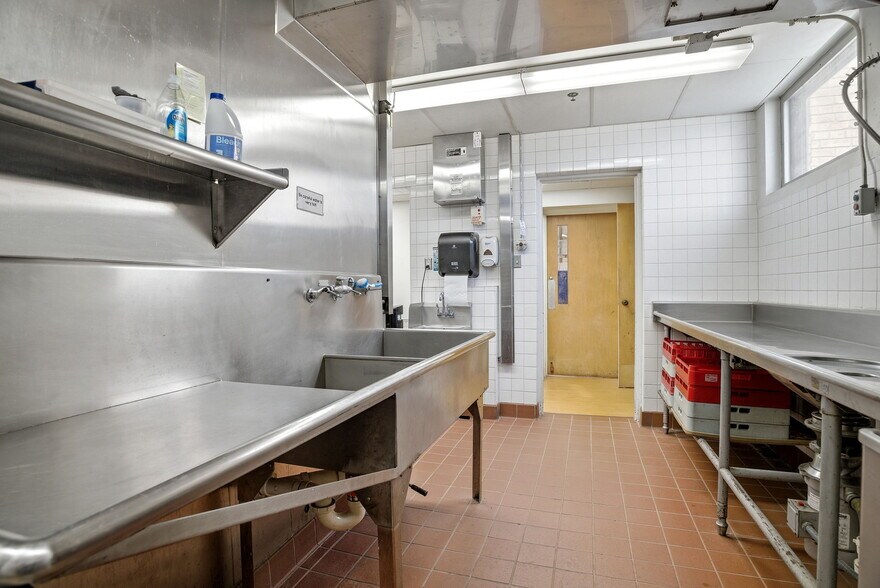 More Photos Of 6541 16TH Ave S, Richfield Schools For Lease