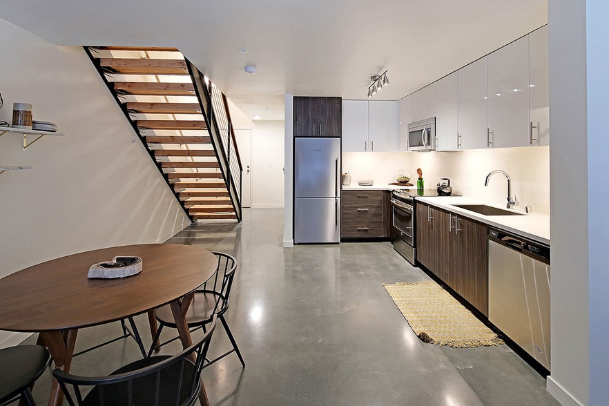 More Photos Of 900 NE 65th St, Seattle Apartments For Lease