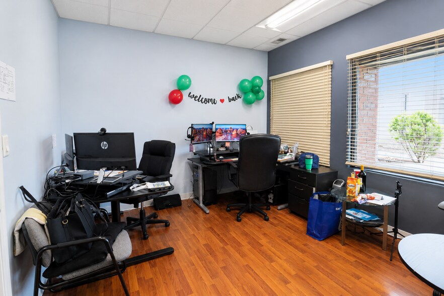 More Photos Of 935 N Plum Grove Rd, Schaumburg Office For Sale