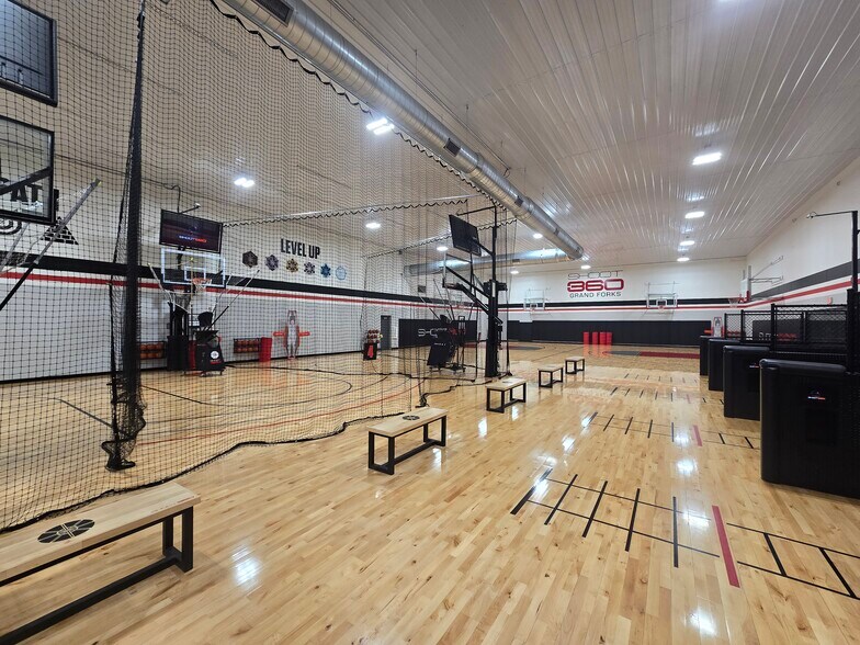 More Photos Of 1155 40th Ave S, Grand Forks Sports And Entertainment For Sale