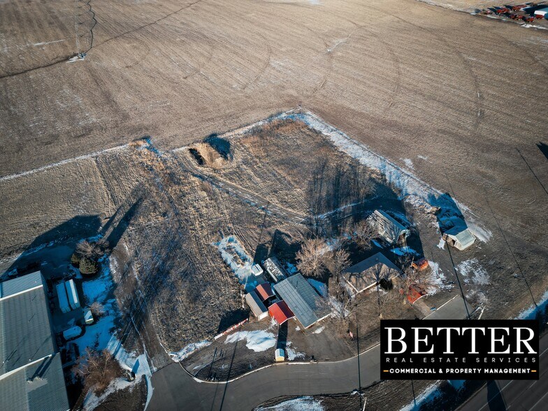 More Photos Of 3120 S Lincoln Ave, York Showroom For Sale