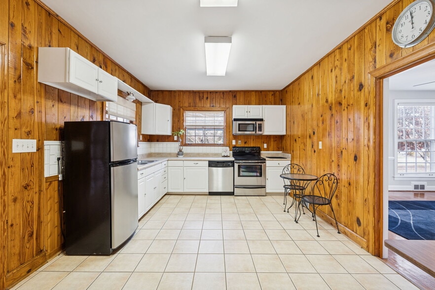 More Photos Of 502 Hazelwood Dr, Smyrna Loft Creative Space For Lease