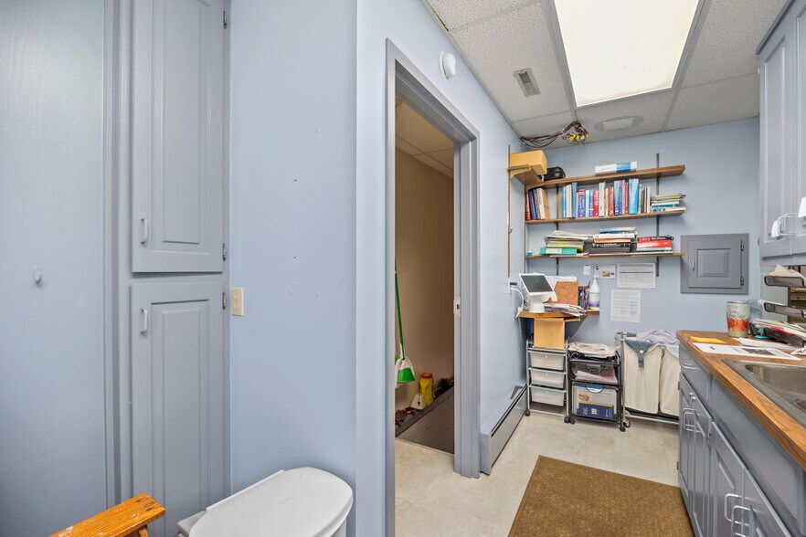 More Photos Of 18 E Main St, Seville Medical For Sale