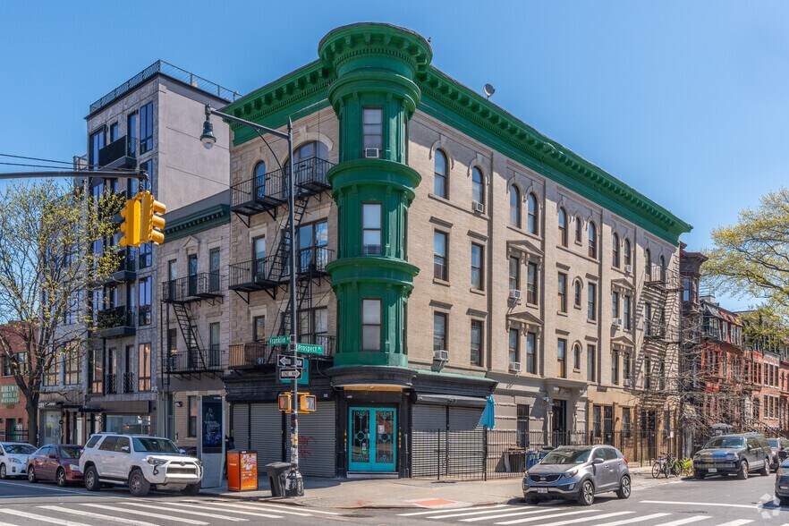 Primary Photo Of 685-687 Franklin Ave, Brooklyn Apartments For Lease