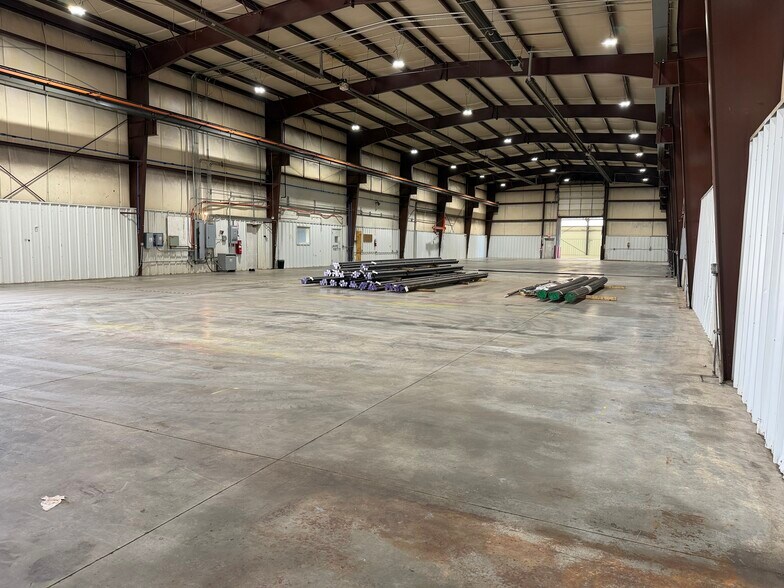 More Photos Of 9509 S Wells Cir, West Jordan Manufacturing For Sale