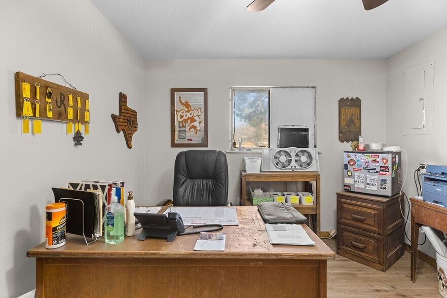 More Photos Of 530 E Hwy 69, Denison Office For Sale