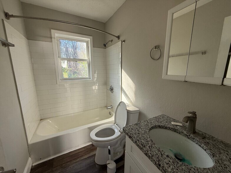 More Photos Of 2439 Carmine St, Charlotte Manufactured Housing Mobile Home Park For Sale