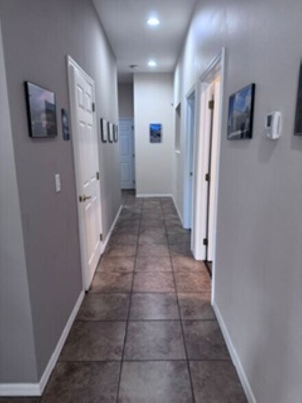 More Photos Of 17807 Hunting Bow Cir, Lutz Office For Lease