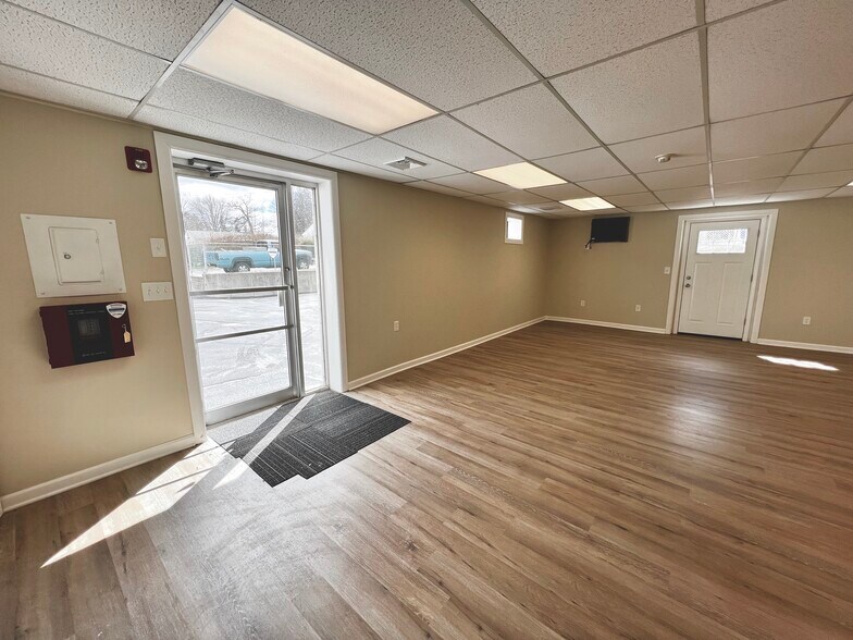 More Photos Of 630 Highland Ave, Waterbury Storefront Retail Residential For Lease