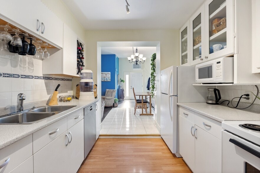 More Photos Of 4165 Tecumseh Rd E, Windsor General Retail For Sale