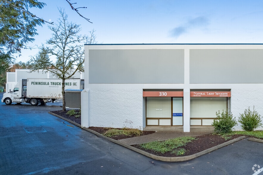 More Photos Of 10950 SW 5th St, Beaverton Warehouse For Lease