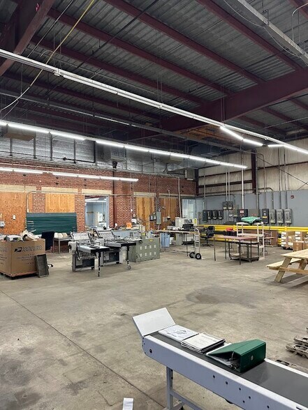 More Photos Of 10 Bartlett St, Allenstown Light Manufacturing For Lease