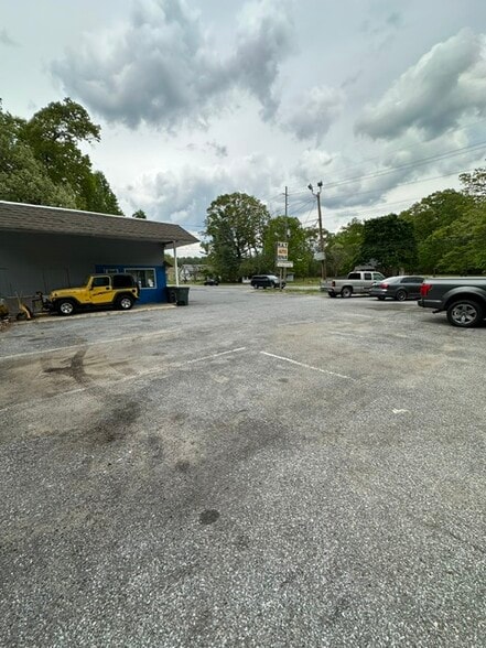 Primary Photo Of 821 N Tuckahoe Rd, Williamstown Auto Repair For Sale