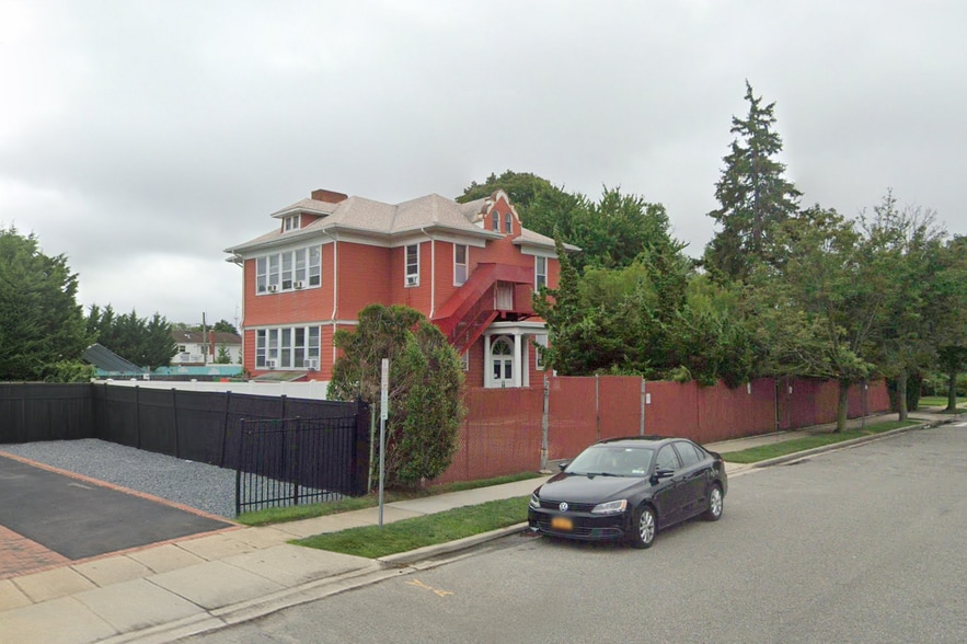 More Photos Of 1865 Beech St, Wantagh Schools For Sale