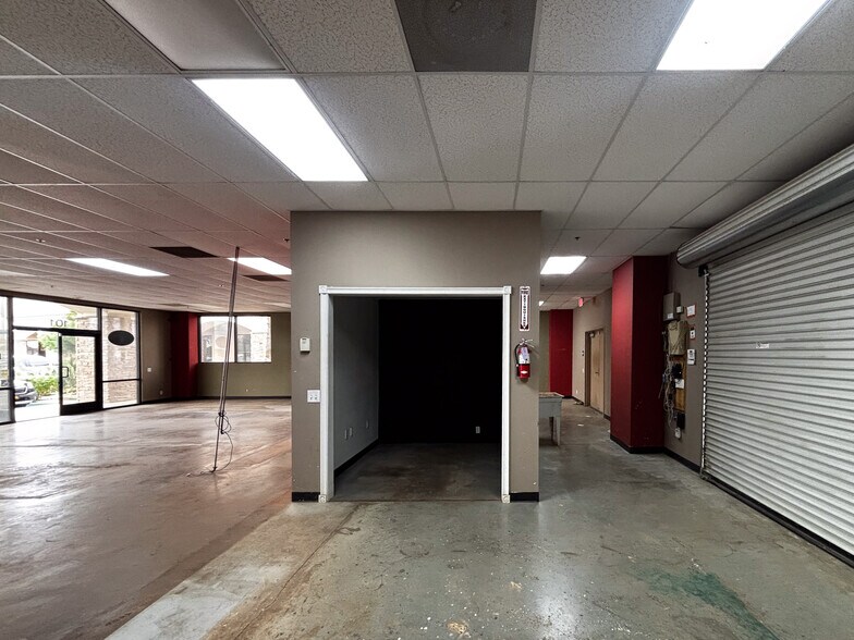 More Photos Of 79440 Highway 111, La Quinta General Retail For Lease