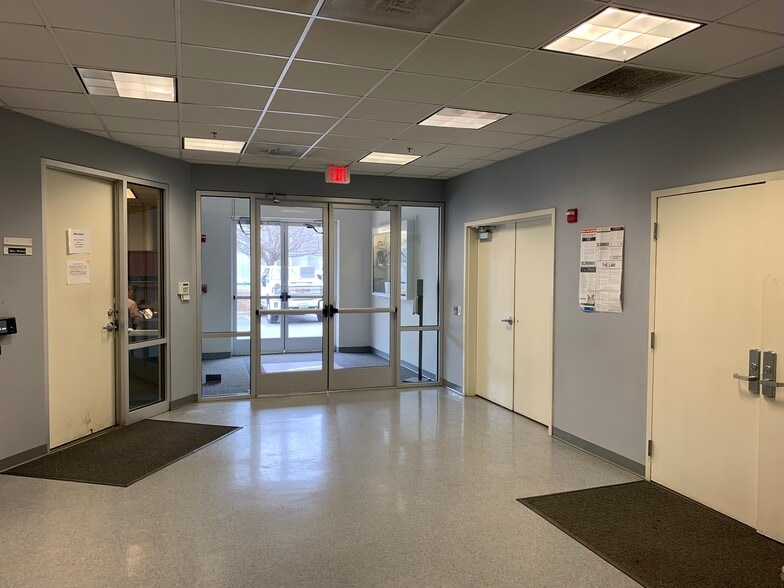 More Photos Of 7552 Accotink Park Rd, Springfield Warehouse For Sale