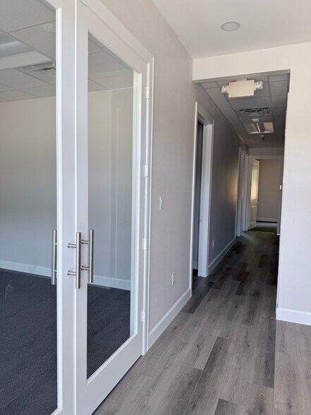 More Photos Of 18707 Mueschke Rd, Cypress Office For Sale