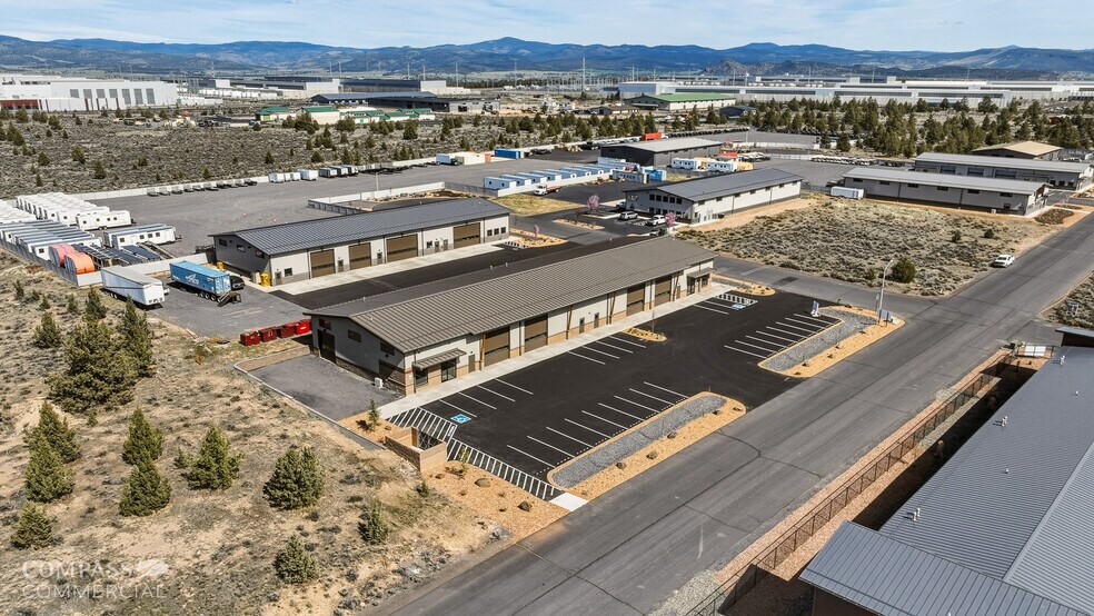 More Photos Of 3951 SW Empire Dr, Prineville Manufacturing For Lease