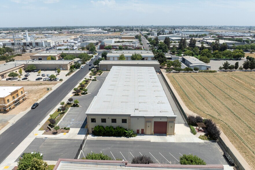 More Photos Of 3260 Liberty Square Pky, Turlock Warehouse For Sale