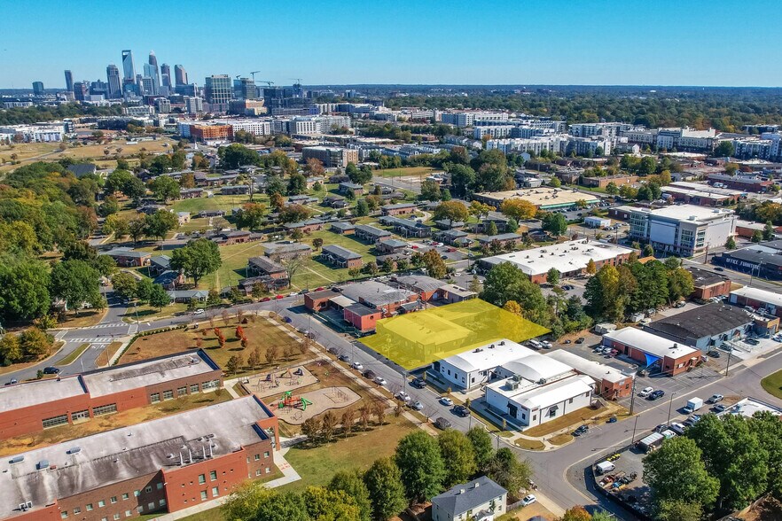 More Photos Of 3013 Bank St, Charlotte Flex For Sale