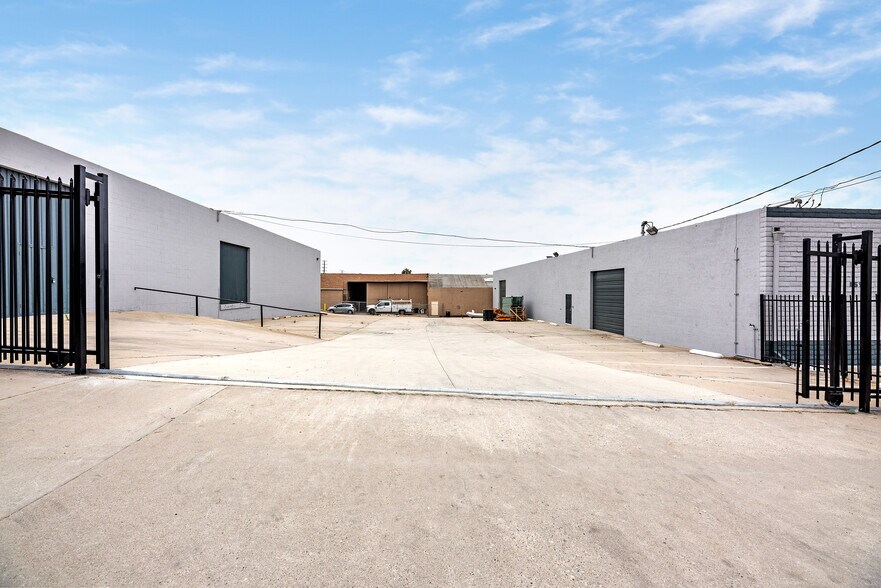 More Photos Of 1550 E Burnett St, Signal Hill Warehouse For Lease
