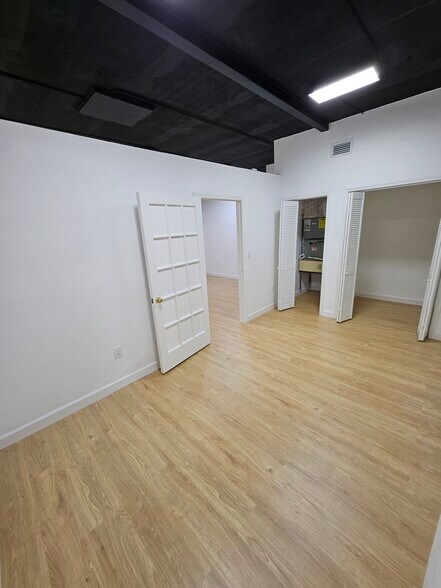 More Photos Of 14200-14238 SW 136th St, Miami Light Manufacturing For Sale