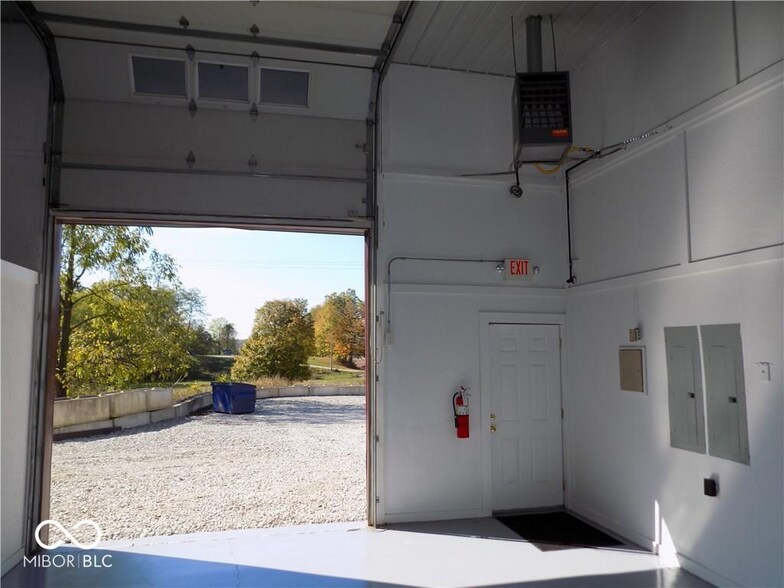 More Photos Of 1220 N Jackson St, Greencastle Flex For Sale