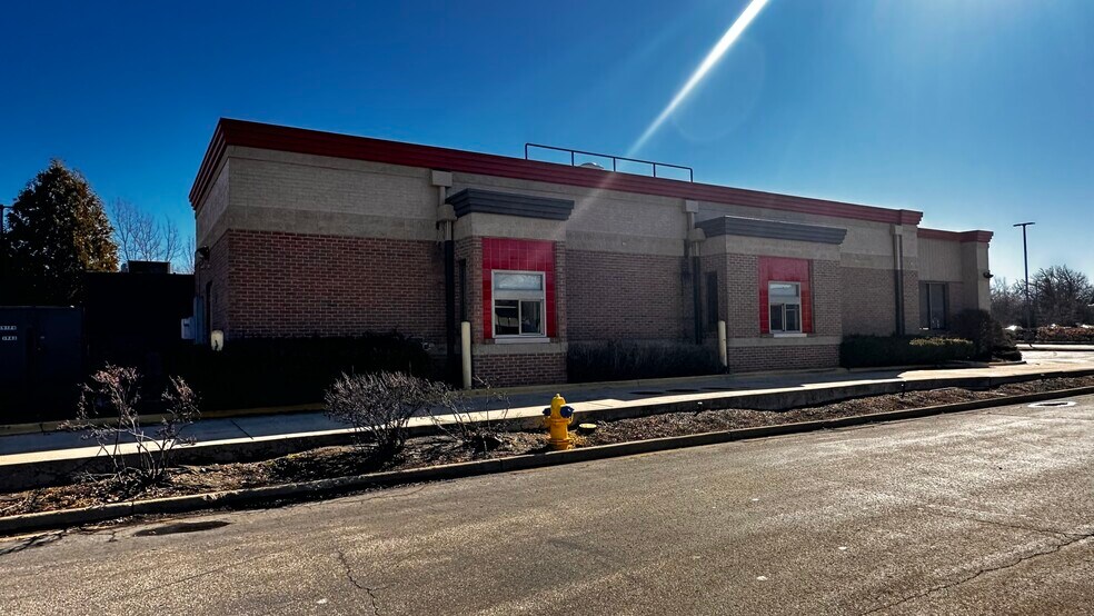 More Photos Of 34528 N Highway 45, Third Lake Fast Food For Lease