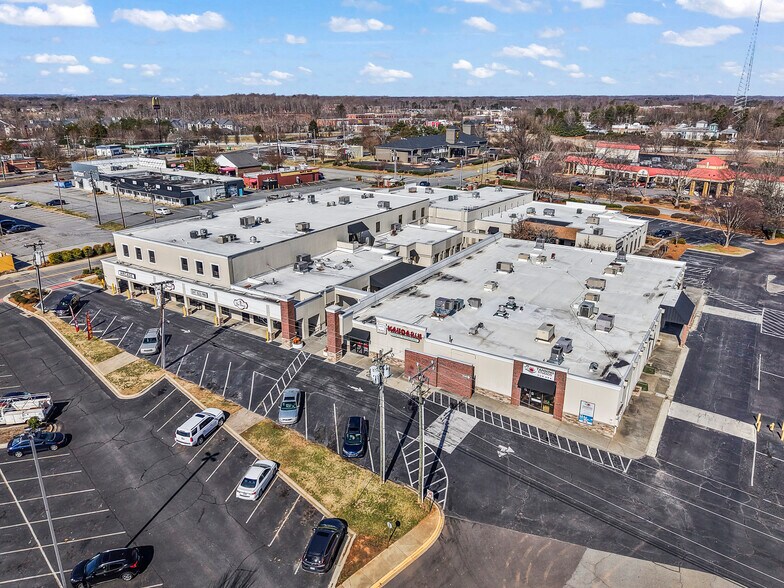 More Photos Of 6000 Meadow Brook Mall Ct, Clemmons Storefront Retail Office For Lease