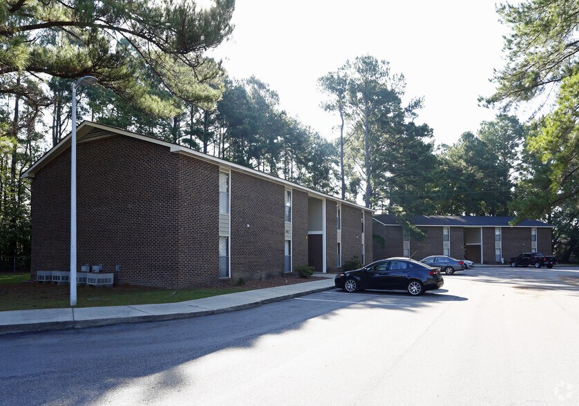 More Photos Of 6535 Summertime Apartments, 6535 Jeffrey Dr, Fayetteville Apartments For Sale