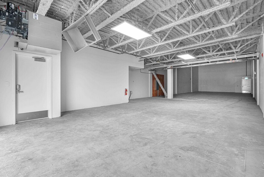 More Photos Of 4899 Vanguard Rd, Richmond Warehouse For Sale