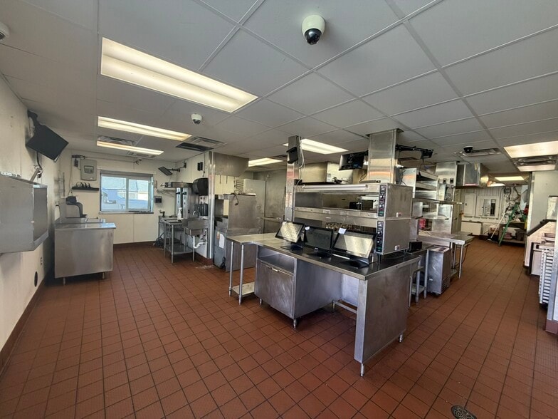 More Photos Of 21 Hwy 64 Hwy W, Beebe Convenience Store For Lease